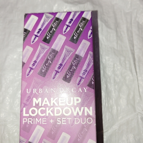 Urban Decay- Makeup Lockdown Prime and Set Duo - Picture 4 of 9